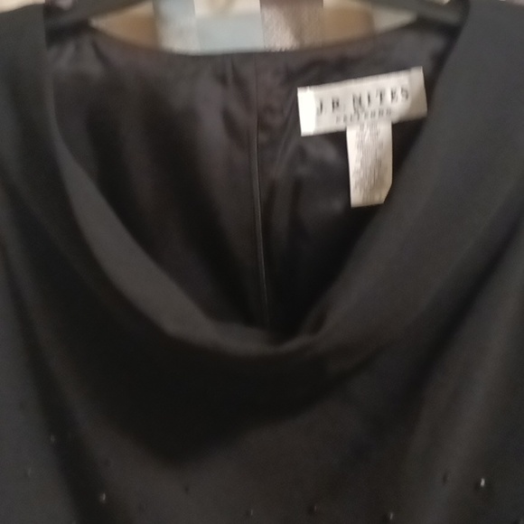 FINAL PRICE J. R. NITES BY CALIENDO 2-pc beaded scalloped blouse/maxi skirt 6 - Picture 2 of 16